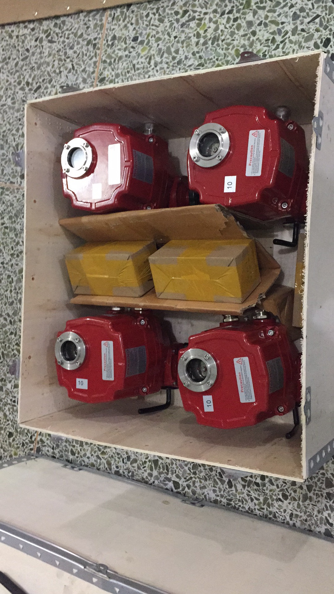 red color actuator.jpg